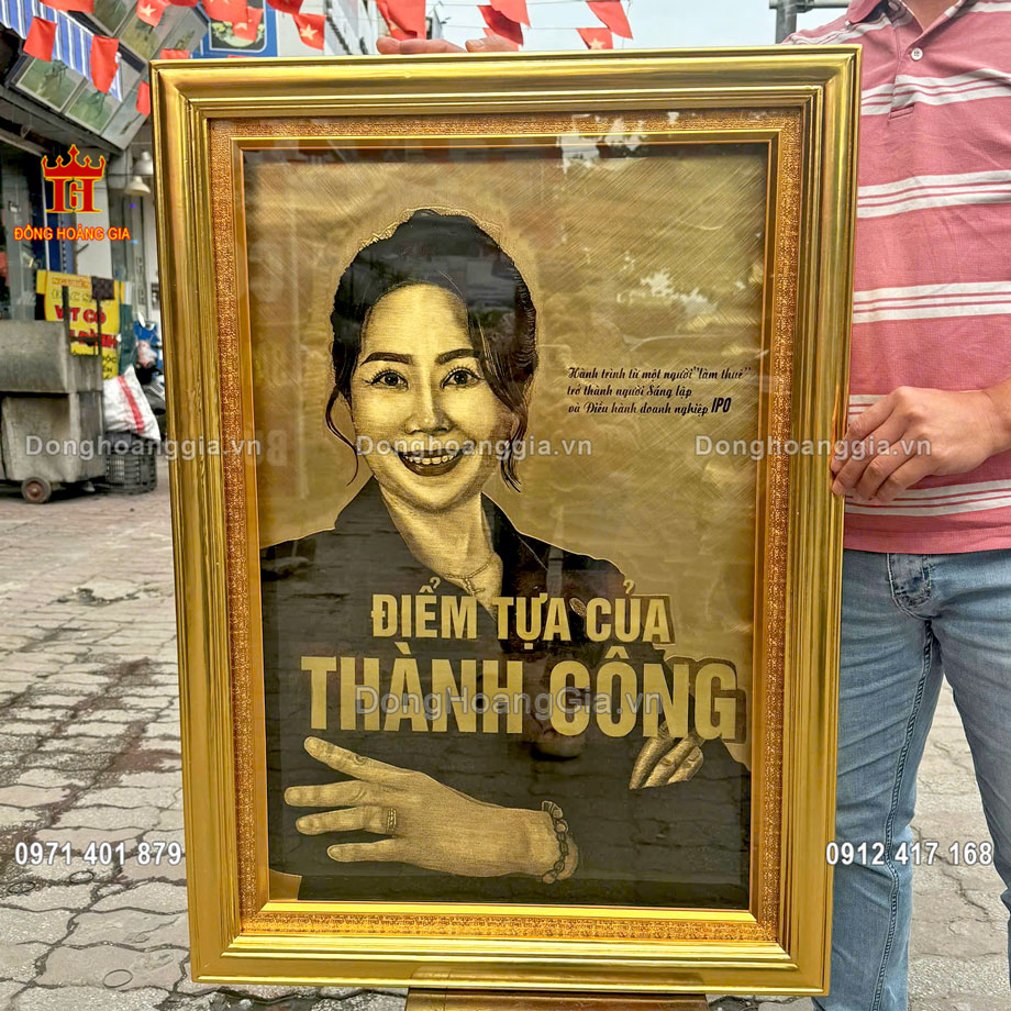 Đồng Hoàng Gia nhận chế tác tranh chân dung bằng đồng theo yêu cầu